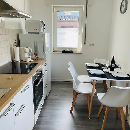 Gemuetlich*nespresso*netflix*arbeitsplatz*parkplatz Daire *